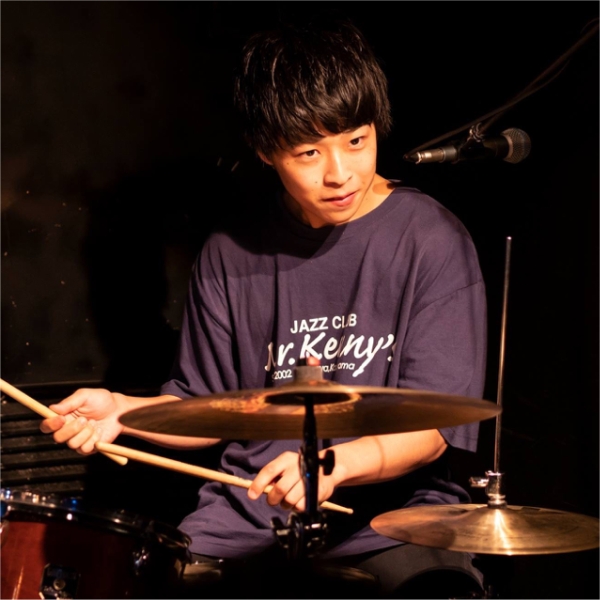 山崎隼