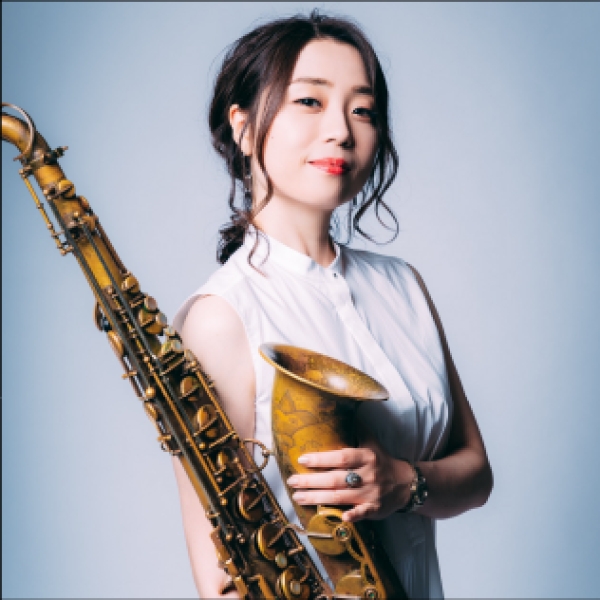 塚本奈加